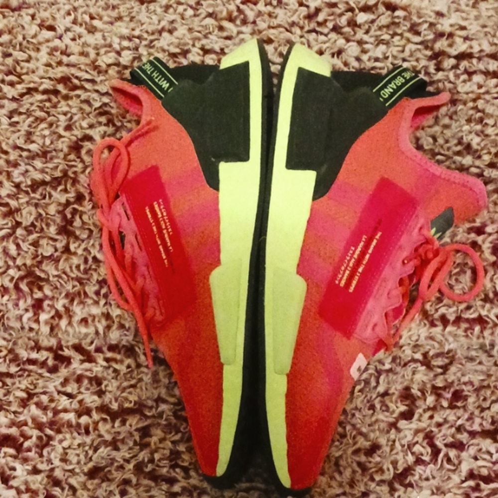 Adidas NMD R1 - Picture 3 of 7